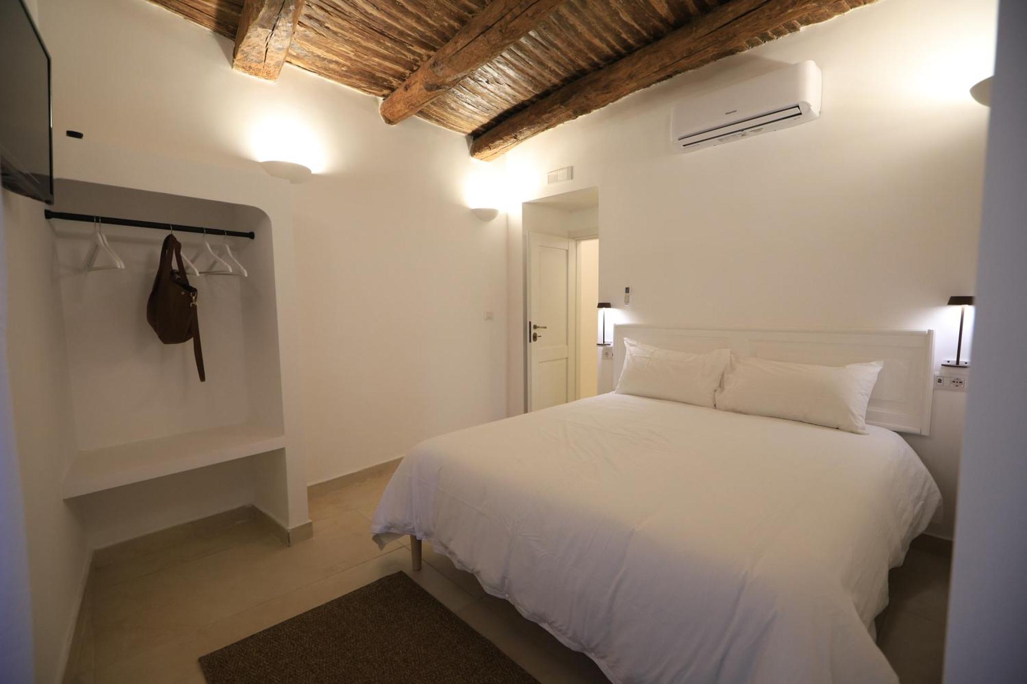 나폴리 Ai 13 Gradoni Di Chiaia B&B 외부 사진